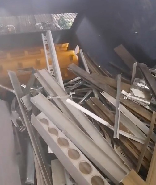 315型对建筑金属边框进行破碎