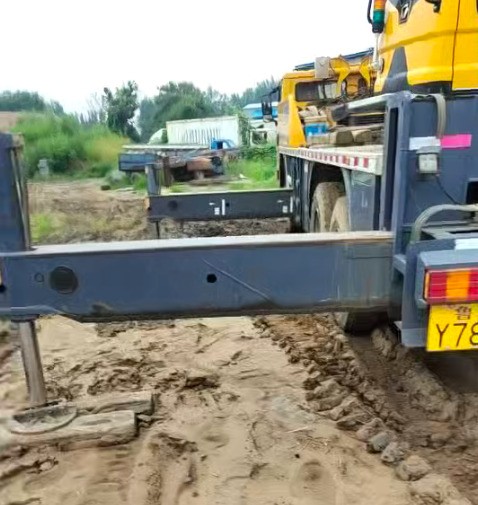 本省潍坊地区路友破碎机抵达现场