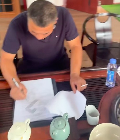 恭喜山东的老板签订路友金属破碎线，祝老板生意越做越大，争取来年加设备 棒。