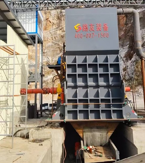 远离城市喧嚣，山脚下独美