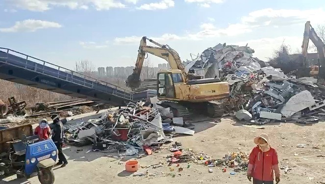 本省315型废旧金属破碎机试机打料