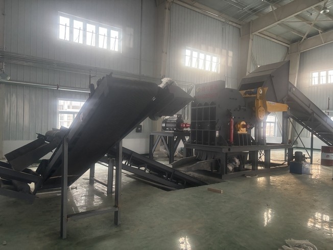 甘肃110型破碎机结束安装工作