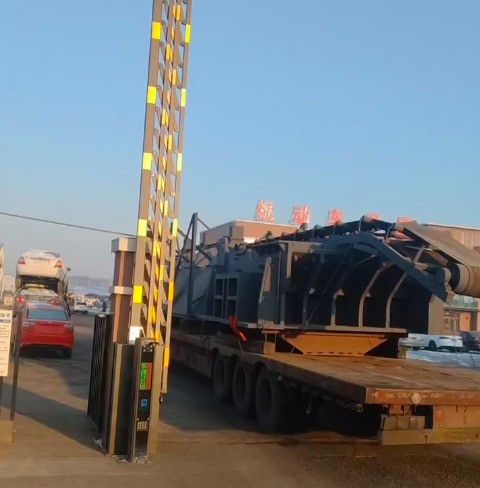 路友破碎机试机效果可圈可点，岗位不分大小，“小豆丁” 也能发光发热。