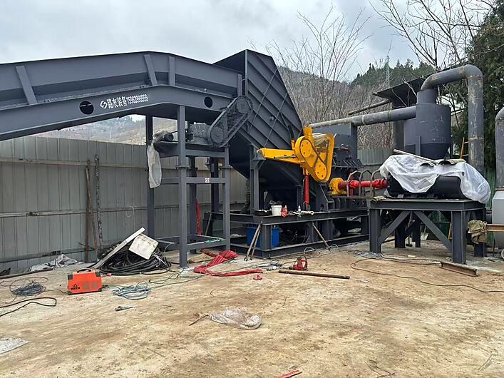 河南又一台破碎线结束安装任务，等待试机。