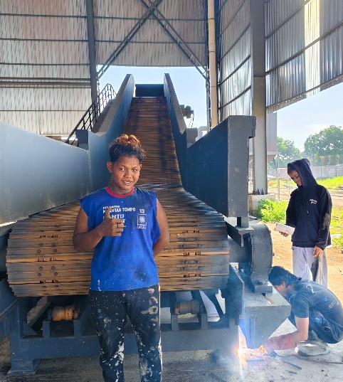 路友轮胎破碎机在印度尼西亚完成搭建工作