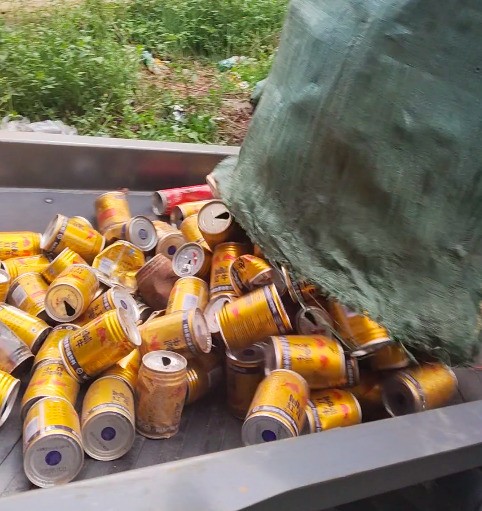 红牛 易拉罐破碎机效果