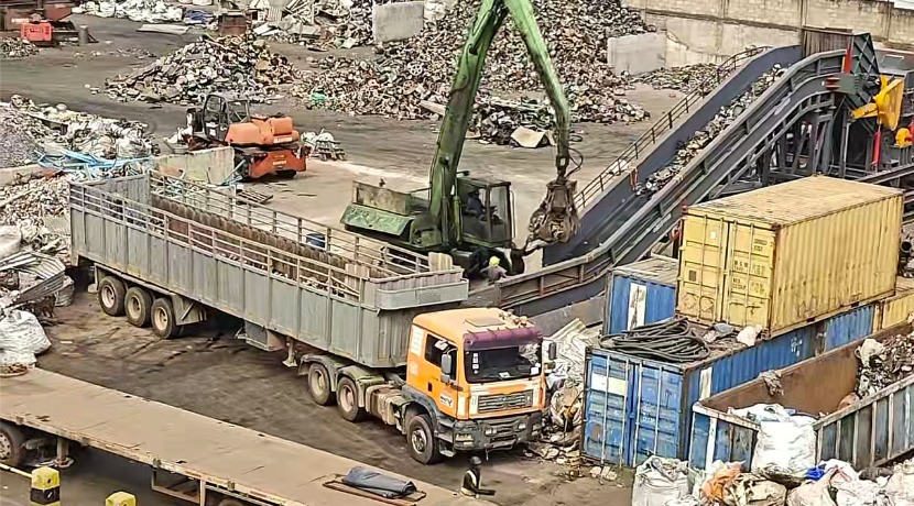 非洲地区，路友450型机铝破碎现场
